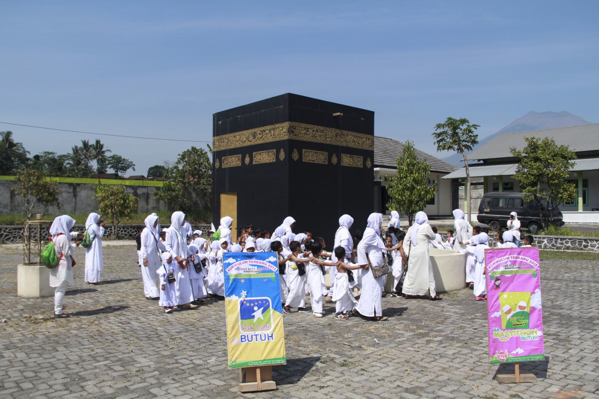 RA Masyithoh Adakan Manasik Haji