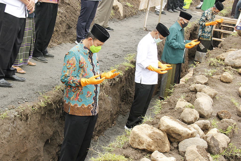 Peletakan Batu Pertama Pembangunan Gedung NU Ngadirejo