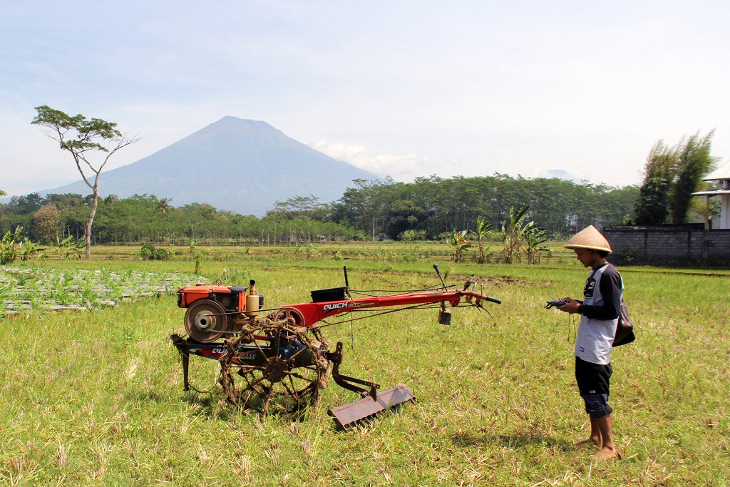 Petani di Temanggung Inovasikan Traktor Setan Alas 