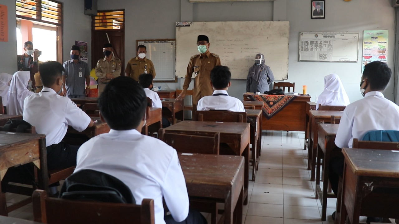 Ditinjau Bupati, Siswa SMPN 2 Minta  PTM Seratus Persen 