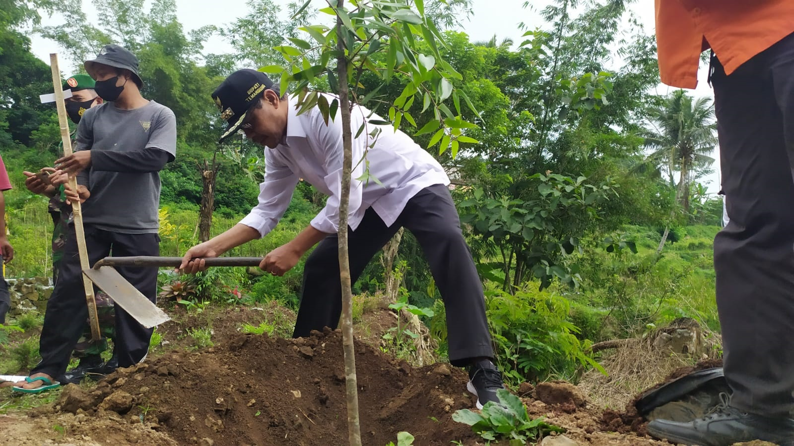 Penanaman Pohon Dalam Rangka Konservasi Tanah Dan Air Berkelanjutan