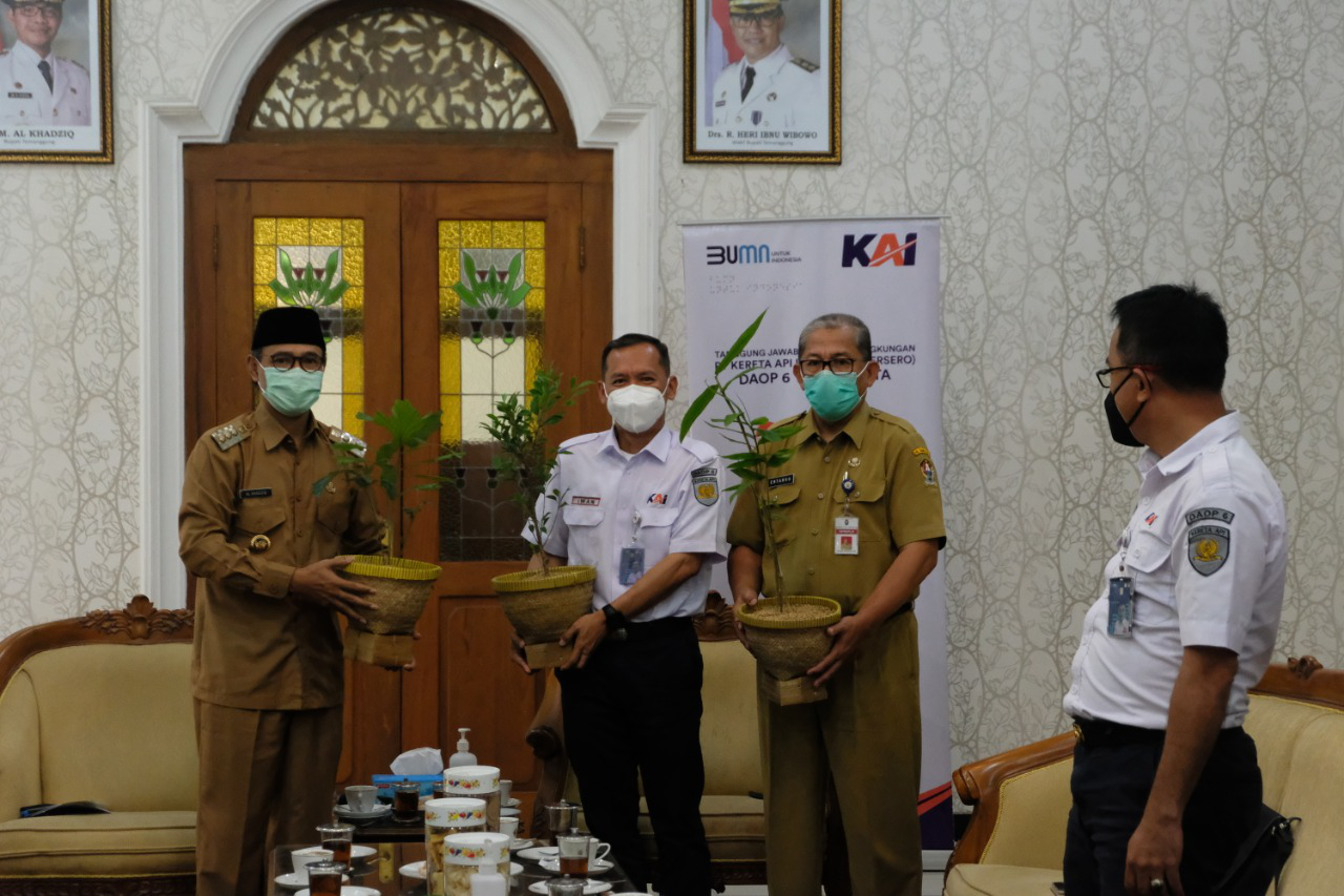 PT KAI Kembali Bantu Konservasi Lahan di Temanggung