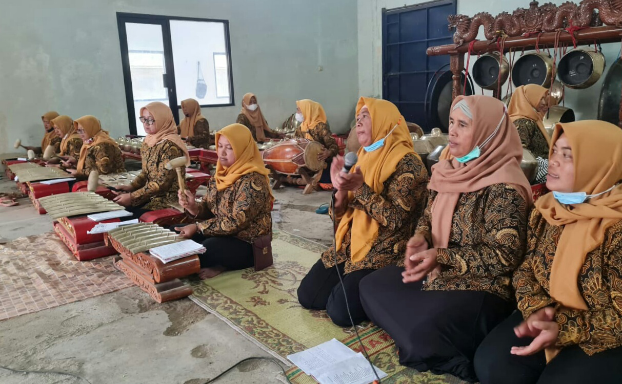 Dibantu Perangkat Gamelan, Ciptakan Tembang Untuk Gubernur