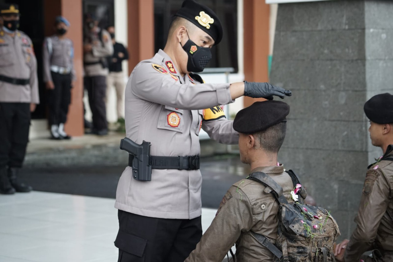 Dua Puluh Bintara Remaja Polres Temanggung Ikuti Tradisi Pembaretan