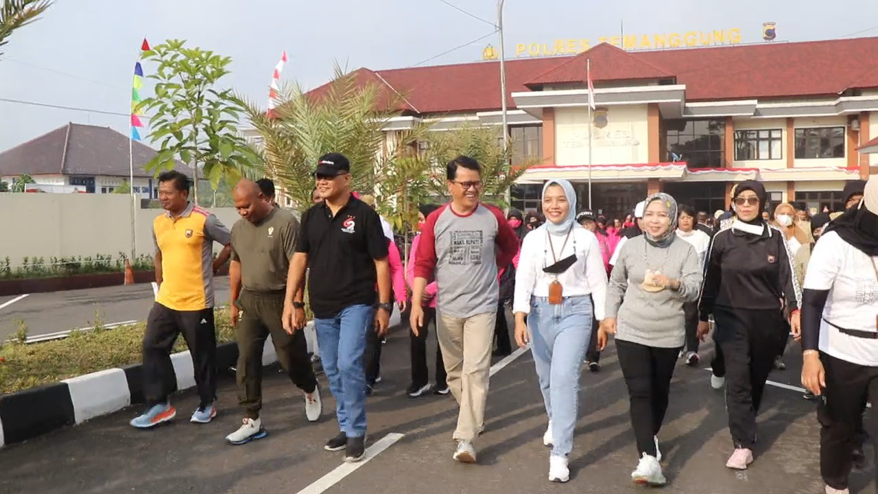 Polres Temanggung Peringati HUT ke-74 Polwan dengan Jalan Santai