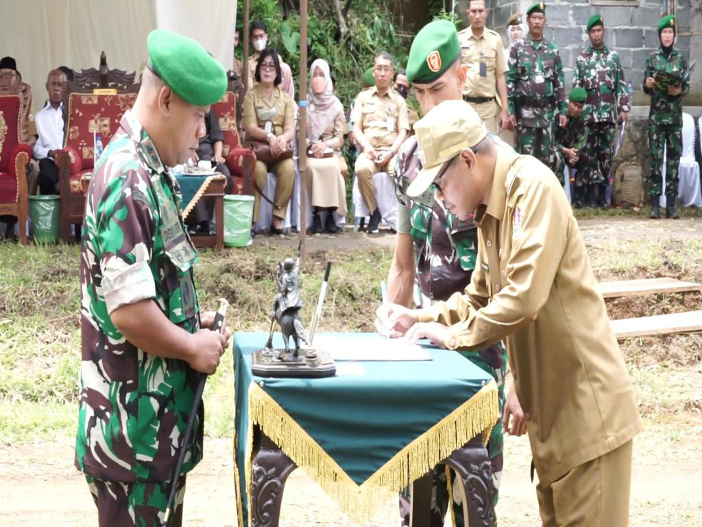 Bupati Buka TMMD Sengkuyung Tahap III di Desa Lowungu