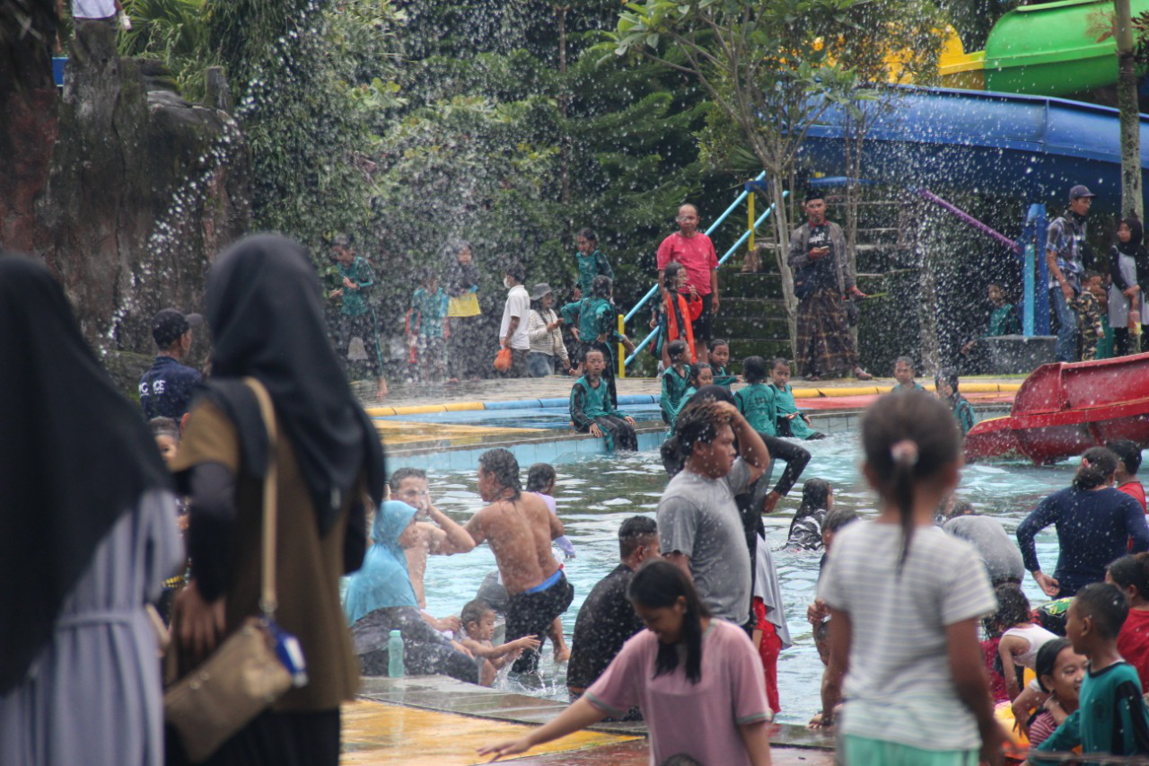 Masyarakat Antusias Penuhi One Day Free Pikatan Bergembira