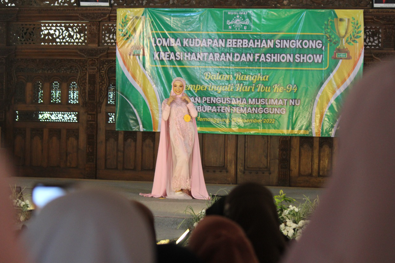 Lomba Fashion Show Muslimat NU, Bupati: Semoga Menjadi Inspirasi Berbusana Muslimah