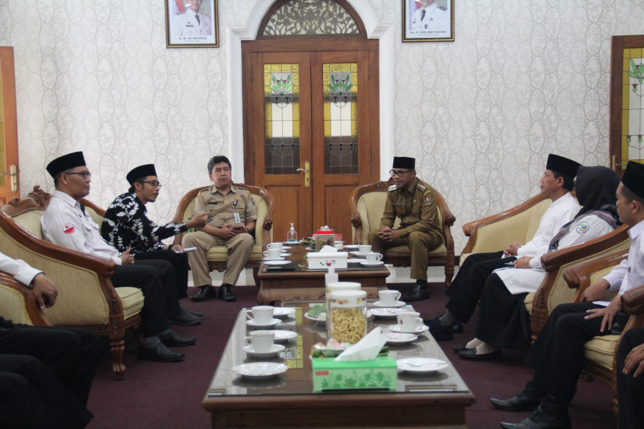 Bahas Persoalan Wakaf, Bupati Terima Audiensi BWI