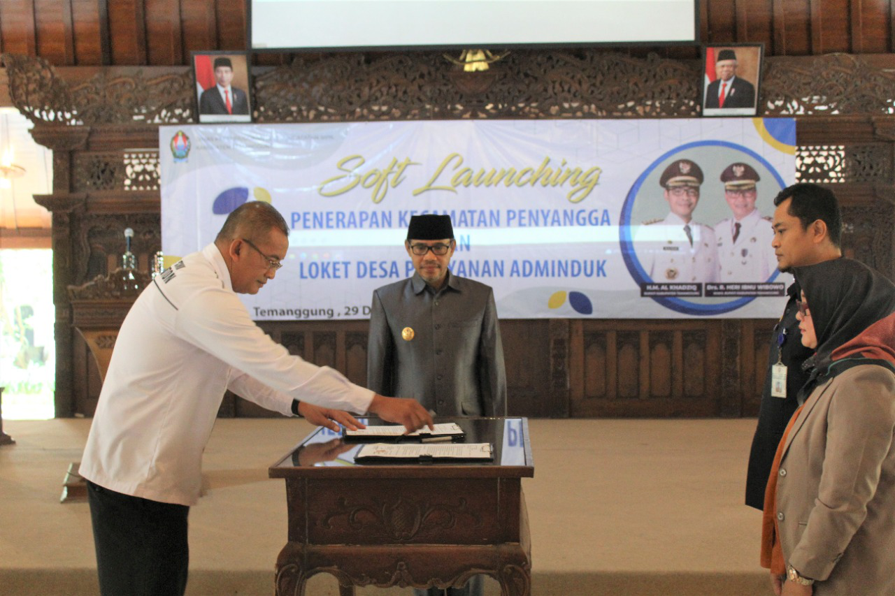 Bupati Luncurkan Penerapan Kecamatan Peyangga dan Loket Desa Pelayanan Adminduk