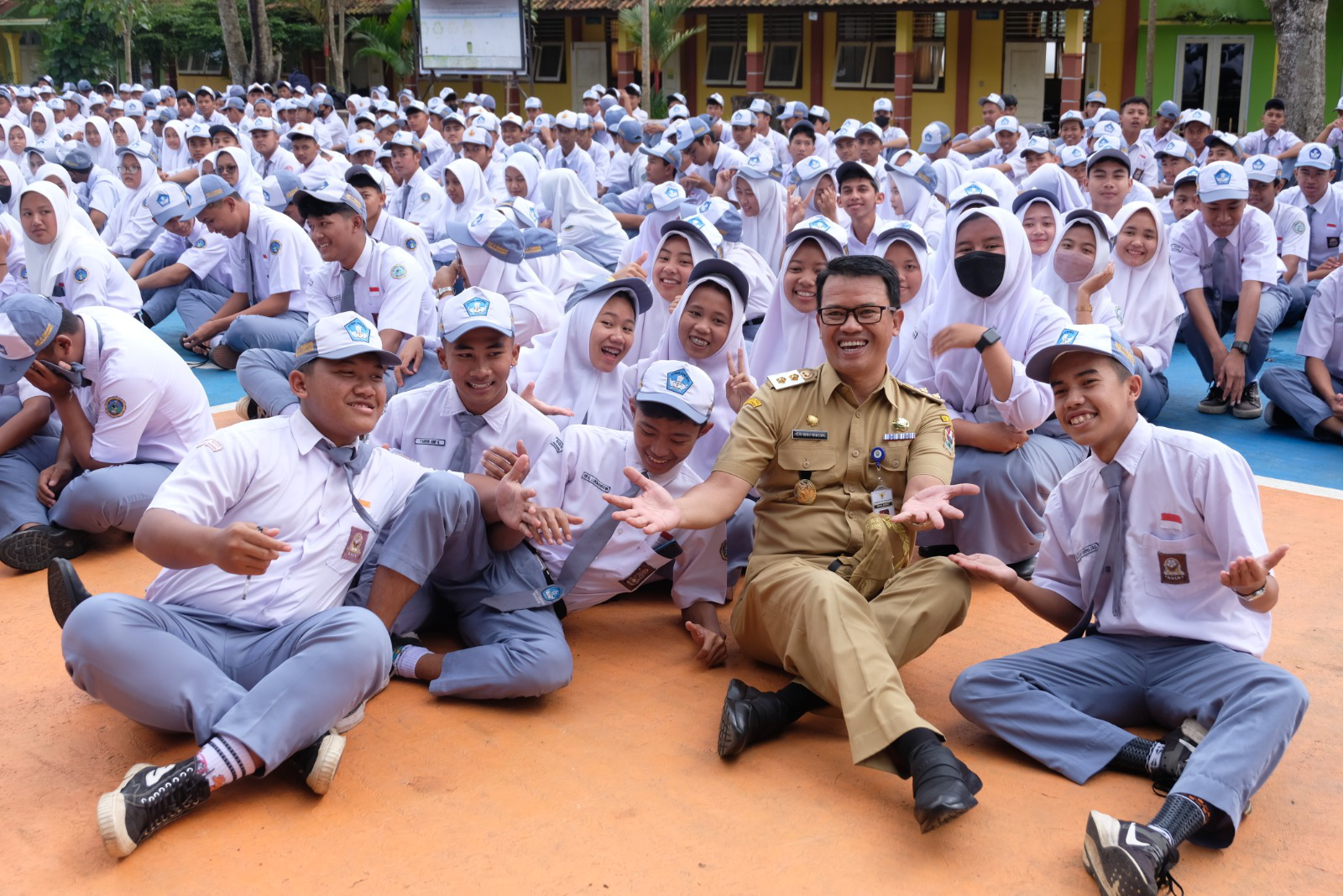 Wabup Jadi Inspektur Upacara Bendera di SMK Negeri Tembarak