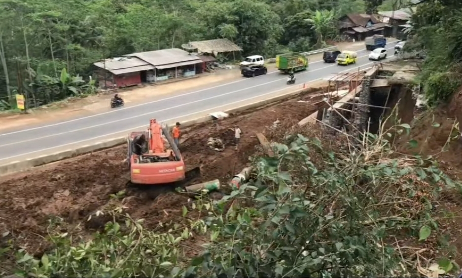 BPBD Monitoring Penanganan Longsor di Jalur Mudik