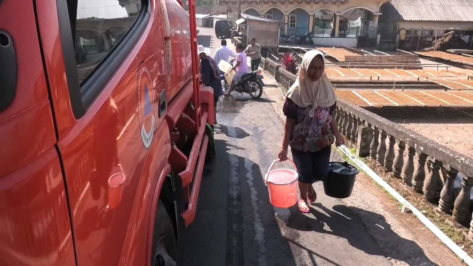 BPBD Temanggung Rutin Salurkan Air Bersih ke 7 Desa