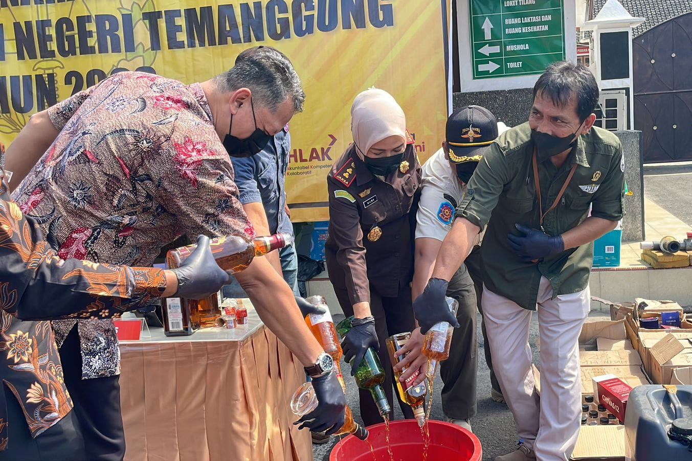 Kejari Temanggung Musnahkan Barang Bukti