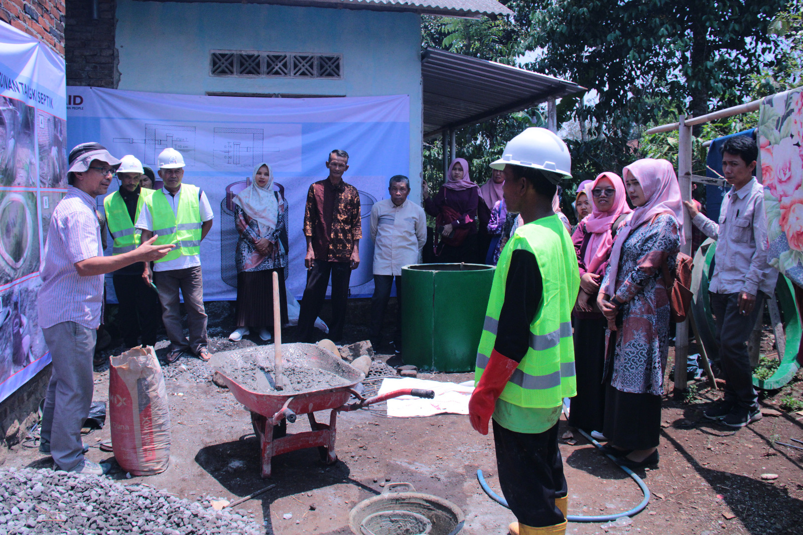 Masyarakat Desa Rowo dan Pendowo Ikuti Pelatihan Teknik Membangun Jamban SNI