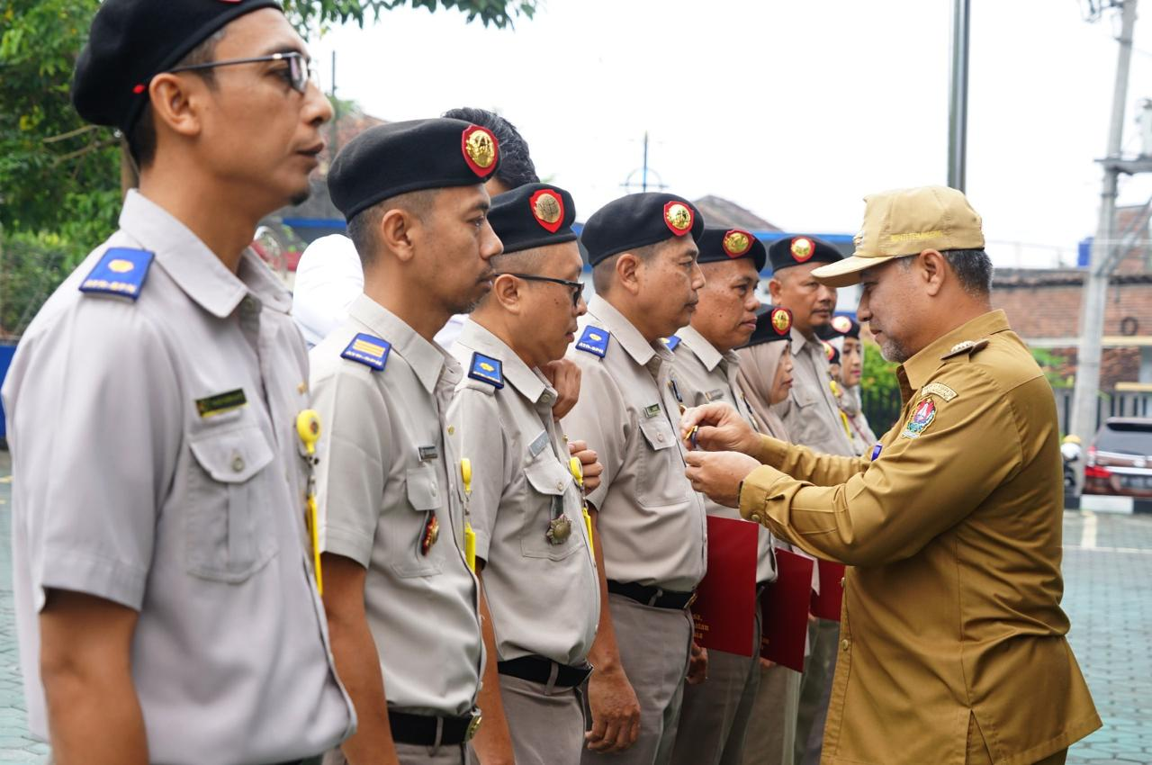 Peringati Hantaru ke-64, Pegawai ATR/BPN Temanggung Terima Penghargaan Presiden