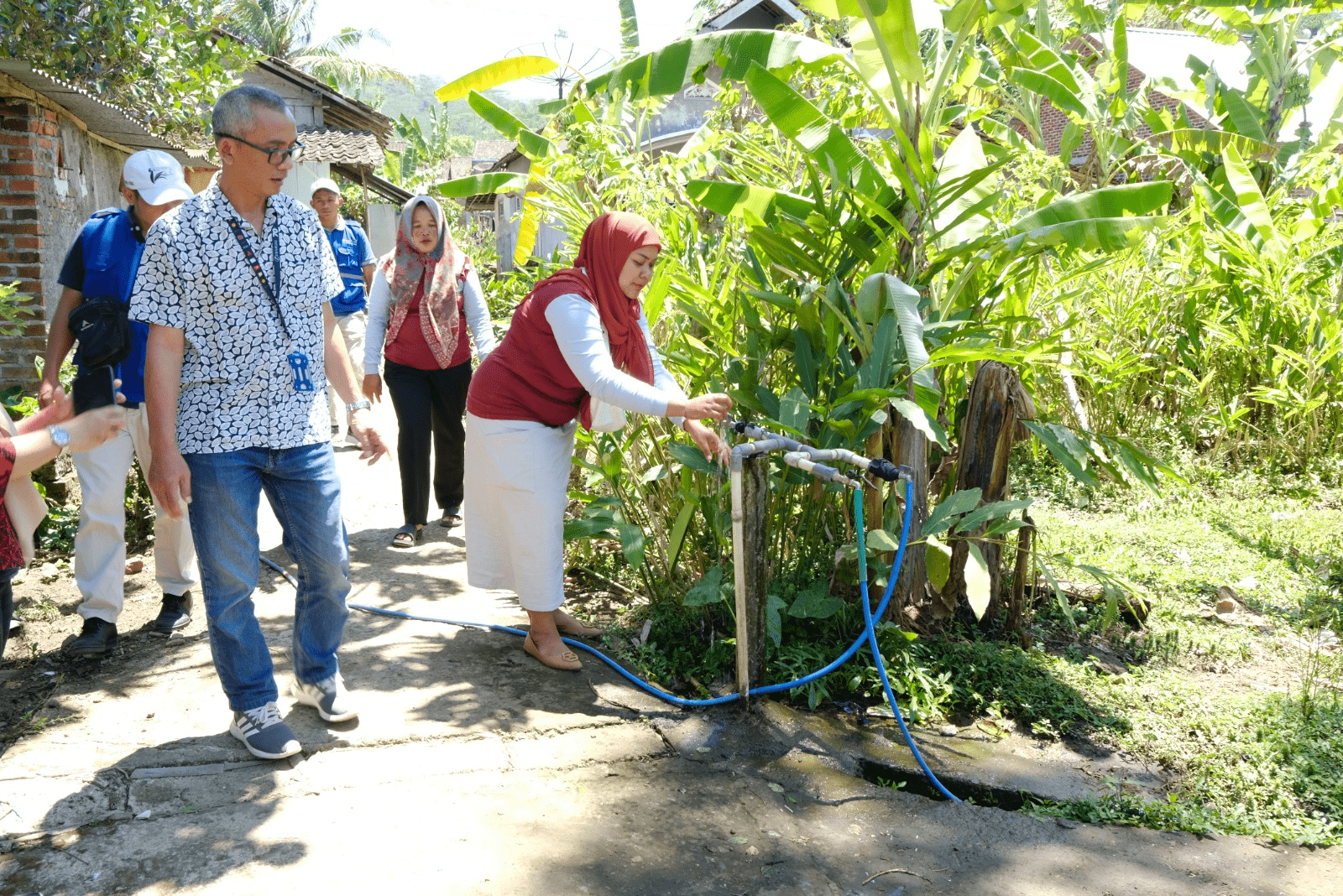 Tim CSR Adakan Monitoring Pembangunan Sanitasi dan Air Minum di Desa Rowo