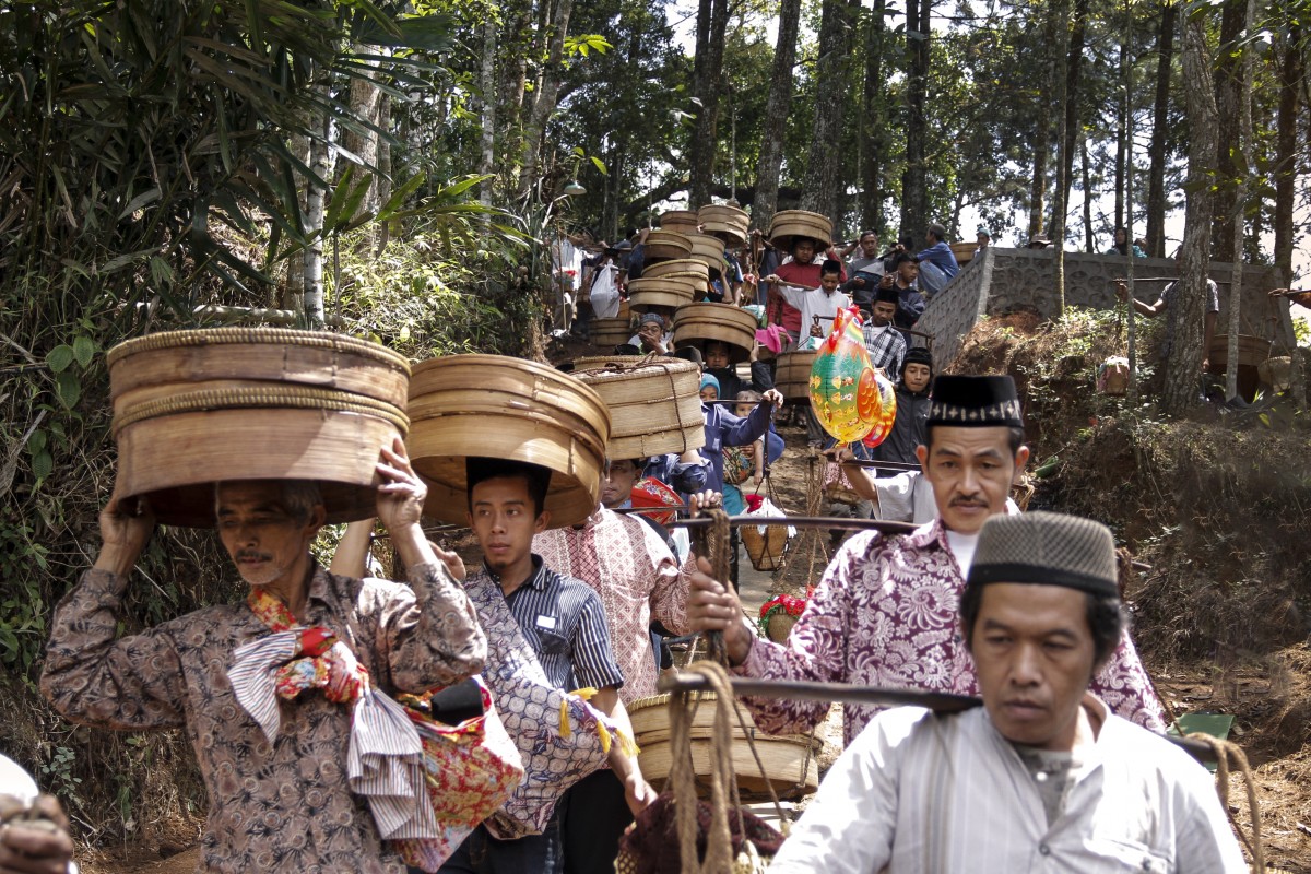 Ribuan Warga Lestarikan Sadran Tenongan di Kandangan Temanggung