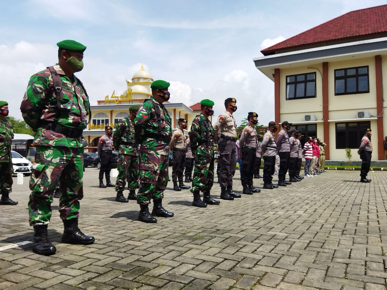 TNI-Polri Gelar Apel Pengamanan Paskah