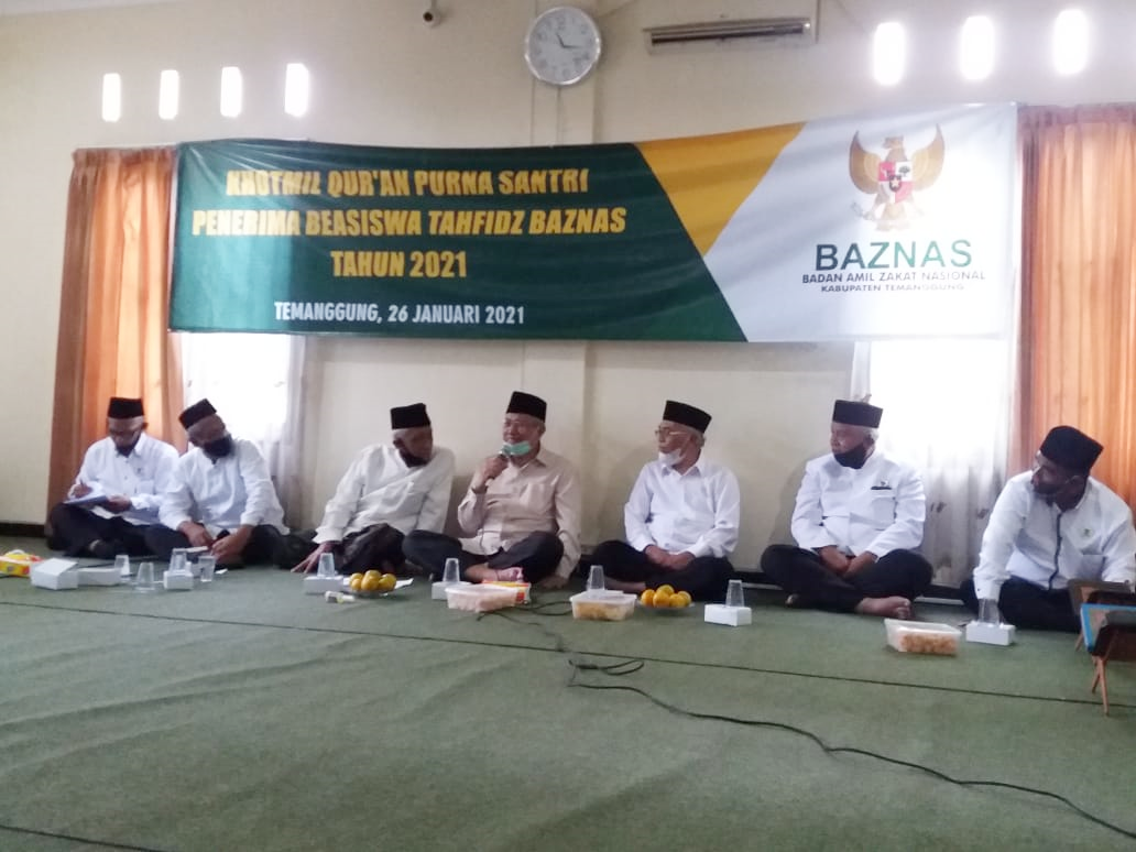 Baznas Berikan Beasiswa Kepada Santri Tahfidz di Temanggung 