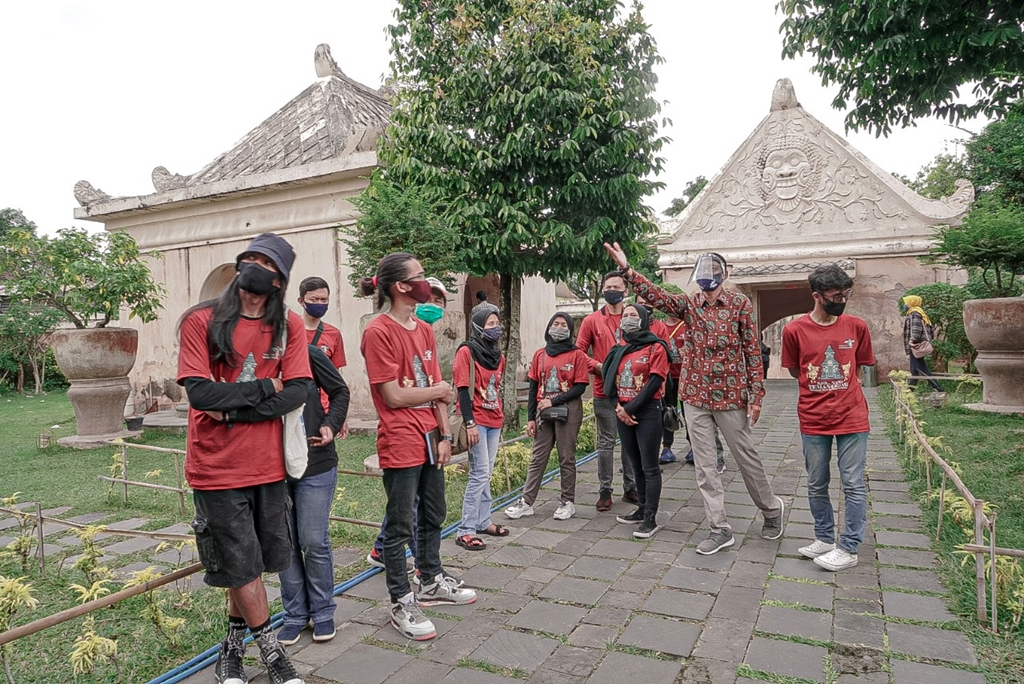 Orientasi Lapangan di Tamansari, Sebagai Acuan Pengembangan Wisata Sejarah dan Budaya