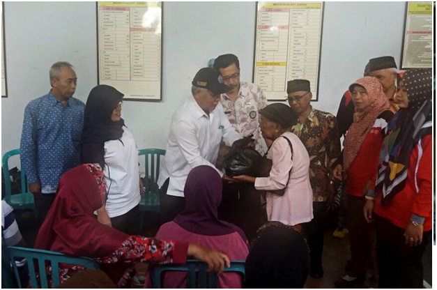 FKPO SMK se-Kabupaten Temanggung Bagikan Sembako dan Doa Bersama