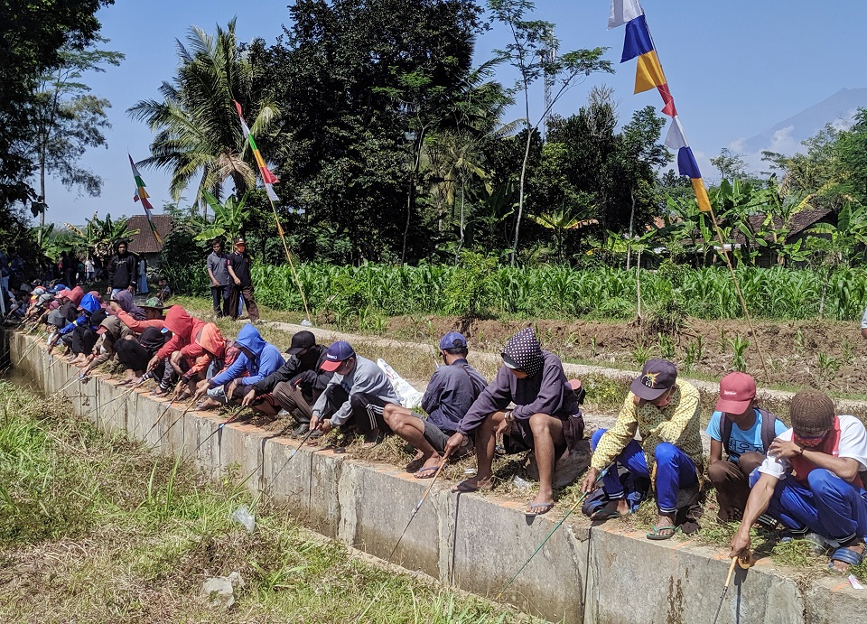 Lomba Mancing Ikan  Warnai Peringatan Idul Adha