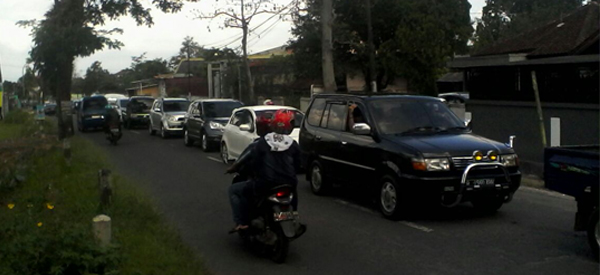 Kemacetan Sepanjang 2km di Jalan Raya Parakan