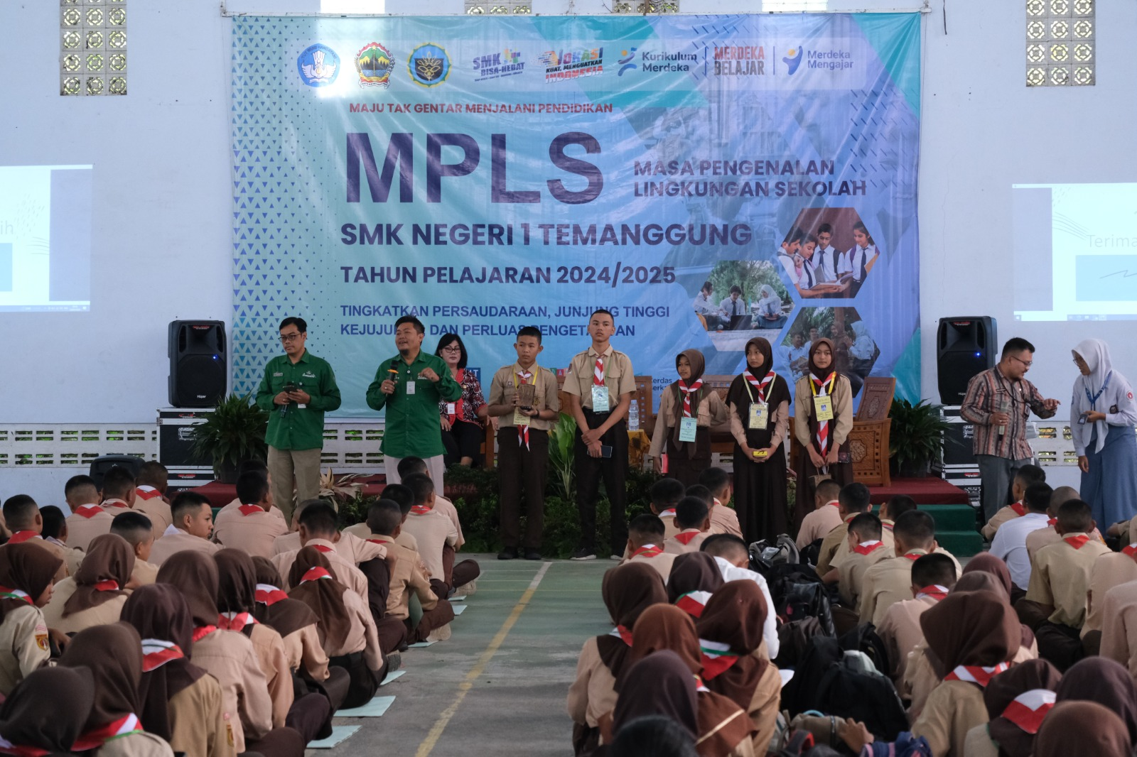 Dinkominfo Berikan Edukasi Keamanan dan Literasi Digital pada MPLS SMKN 1 Temanggung