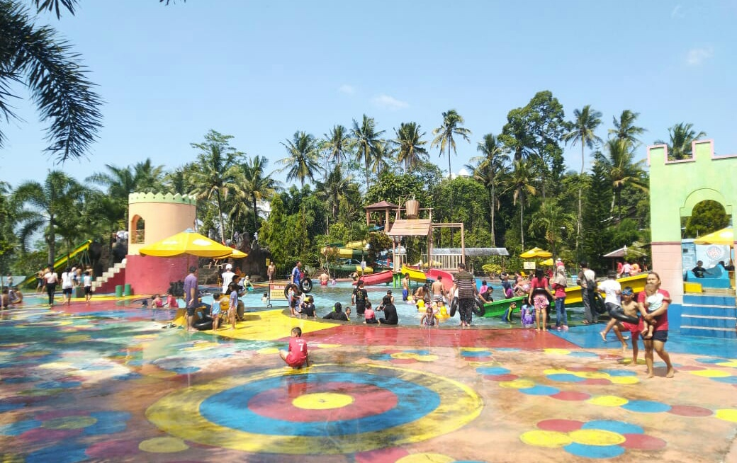 Wisata Pikatan Water Park Kembali Dibuka