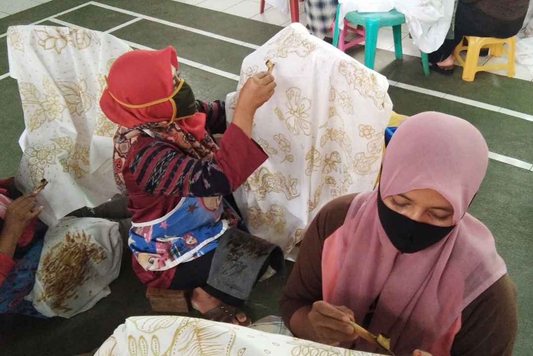 Tingkatkan Kapasitas Kelompok Masyarakat Lewat Pelatihan Membatik