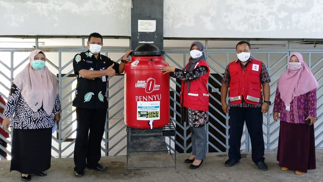 PMI Salurkan Bantuan Tandon Air di Sebelas Lokasi Fasilitas Umum