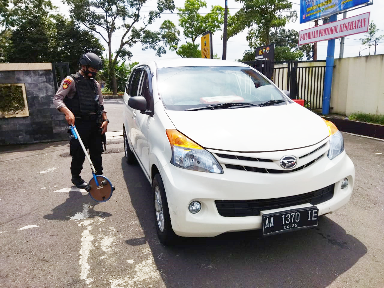 Pasca Teror Mabes Polri Pengamanan Mapolres Temanggung Diperketat