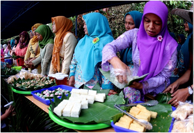 Temukan Makanan Tradisioanal di Pasar Sawut Desa Pateken