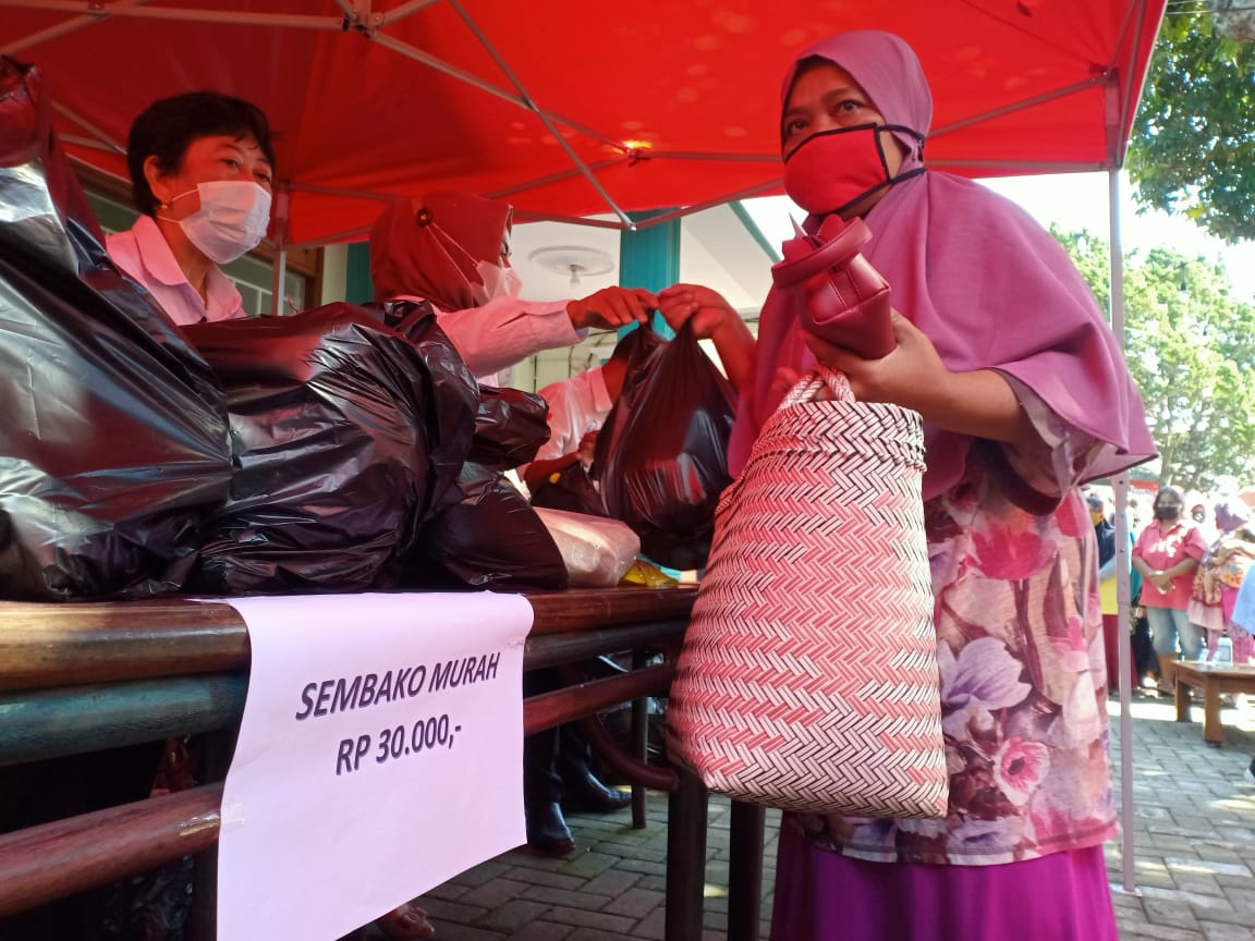 Paket Sembako Murah Penyandang Disabilitas Ludes Terjual