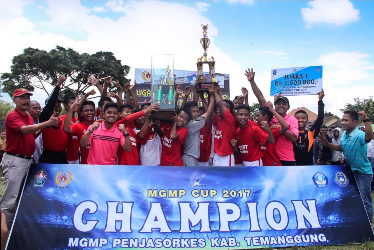 SMP N 1 Kedu Juara Liga MGMP Cup ke-18  