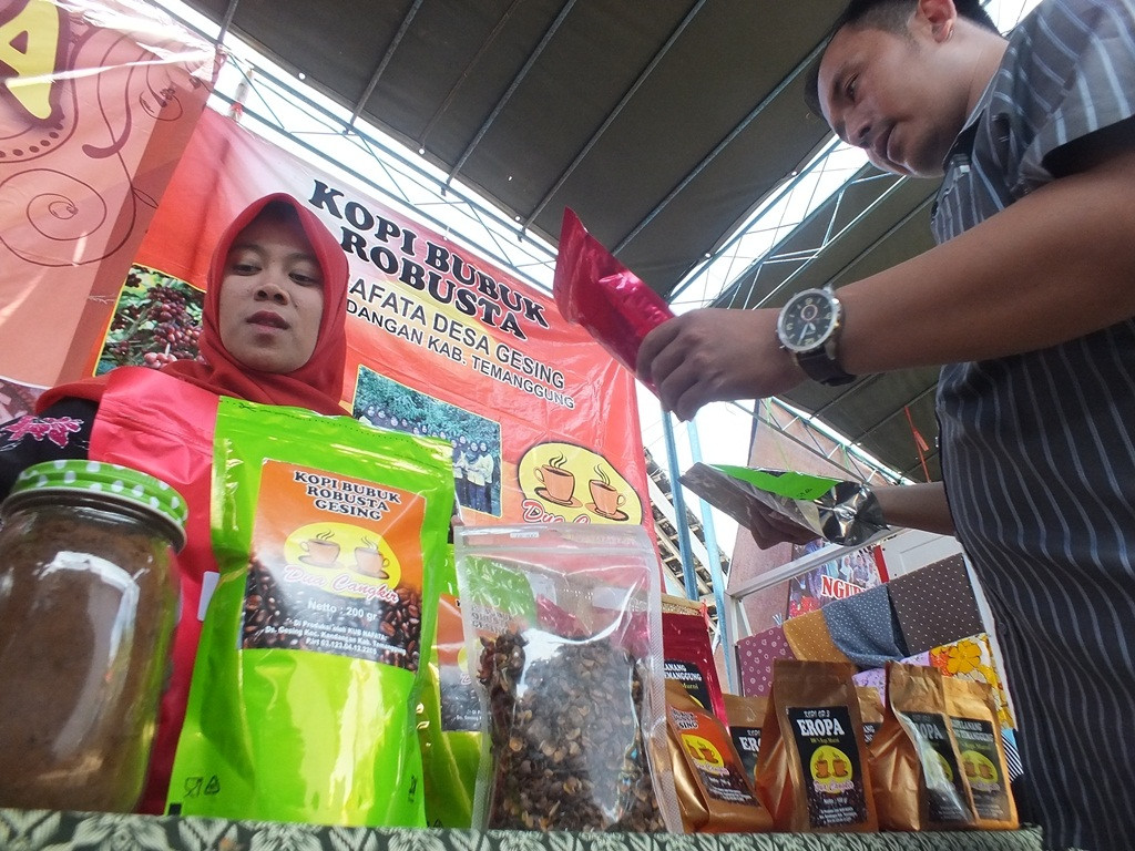 Warga Desa Gesing Temanggung Berinovasi Produksi Teh Kulit Kopi